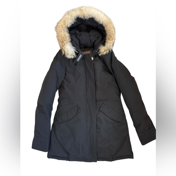 Woolrich parka size small insulated duck down and feathers with coyote fur trim - Picture 2 of 10